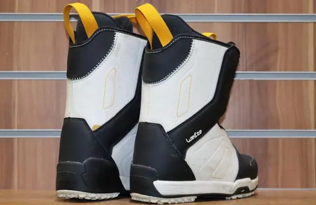 Б/у ботинки сноубордические Wedze Boogey Small 11 White/Black/Yellow купитьдешево в Москве с доставкой по России